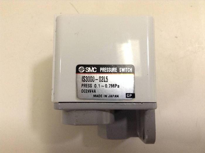 Used SMC Pressure Switch IS3000-02L5 #67950