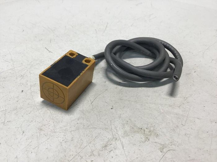 Used OMRON Proximity Switch TL-Q5MD1 #73110
