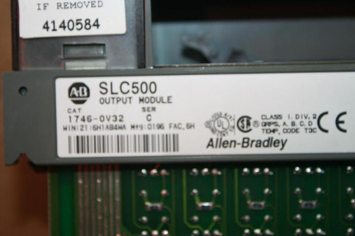 Used ALLEN BRADLEY Output Module 1746-OV32 SER C #20940