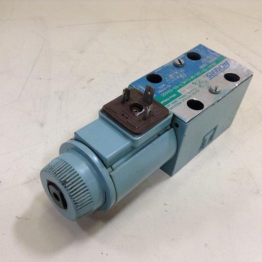 Used VICKERS Directional Valve DG4V-3S-2AL-M-U-HL7-60-EN490 #80174