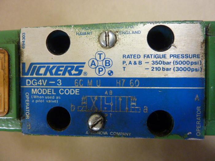 Used VICKERS Directional Valve DG4V-3-6C-M-U-H7-60 Used