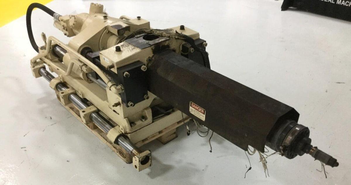 Used CINCINNATI MILACRON 17 Oz Injection Unit VT220-17 USED