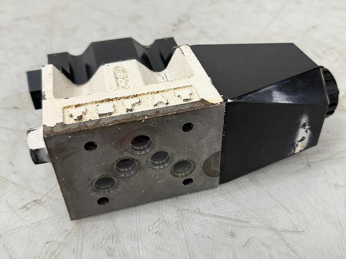 Used TOKIMEC DG4VS-5-0A-M-P7L-H-7-40