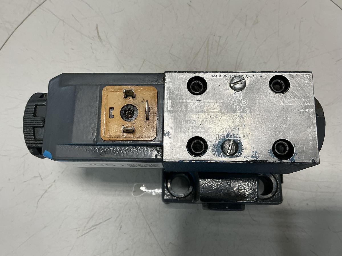 Used VICKERS DG4V-3-2A-M-U-HL7-60