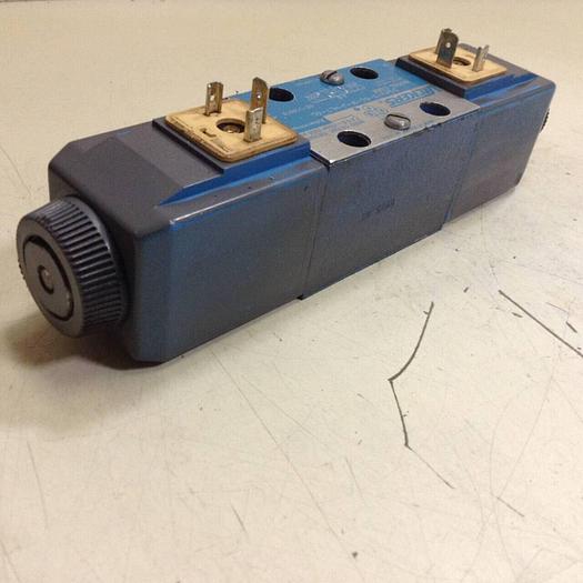 Used VICKERS Directional Valve DG4V-3-6C-M-U-HL7-60 #89190