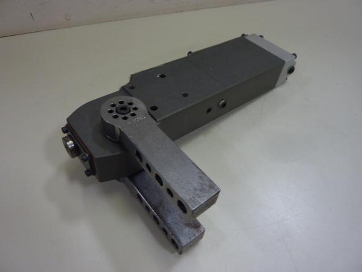 Used BTM CORP Power Clamp STC52VP-120-733207H-90AL/R/SCDC Used