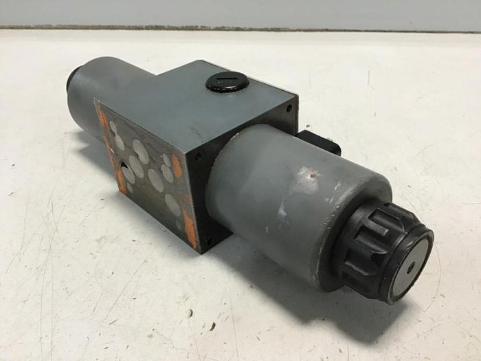 Used MANNESMANN REXROTH Valve 4WE10E6731/CG24N9Z4T08 Used
