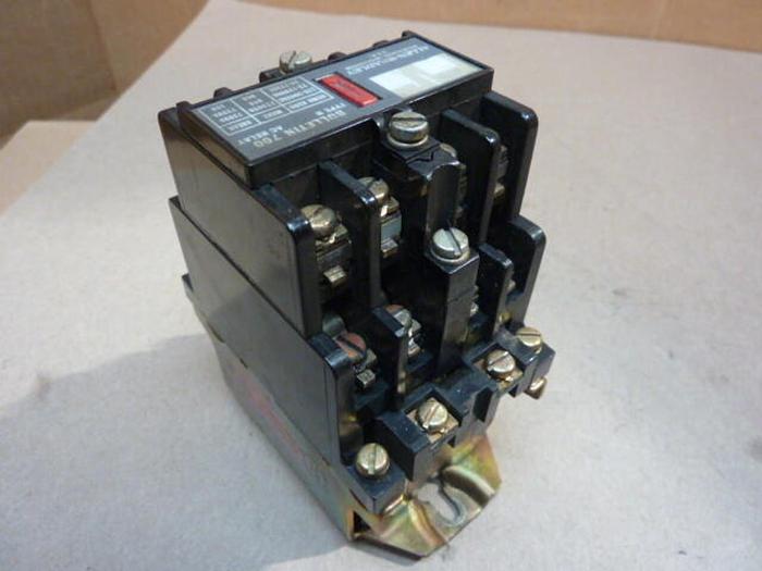 Used ALLEN BRADLEY AC Relay 700-N800A1 SER C #35938