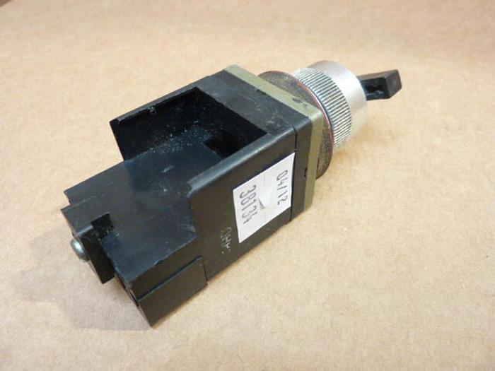Used ALLEN BRADLEY Selector Switch 800MR-HX2B #38163