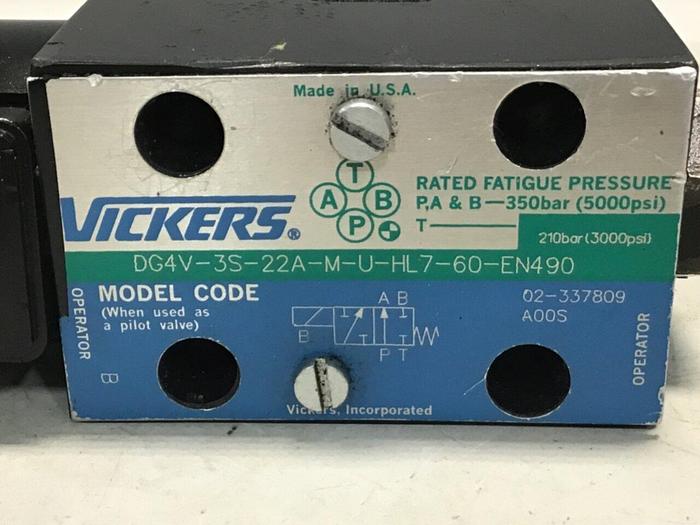 Used VICKERS Valve DG4V3S22AMUHL760EN490 Used
