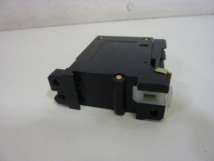 Used IDEC Circuit Protector NRC111L/3A #75682