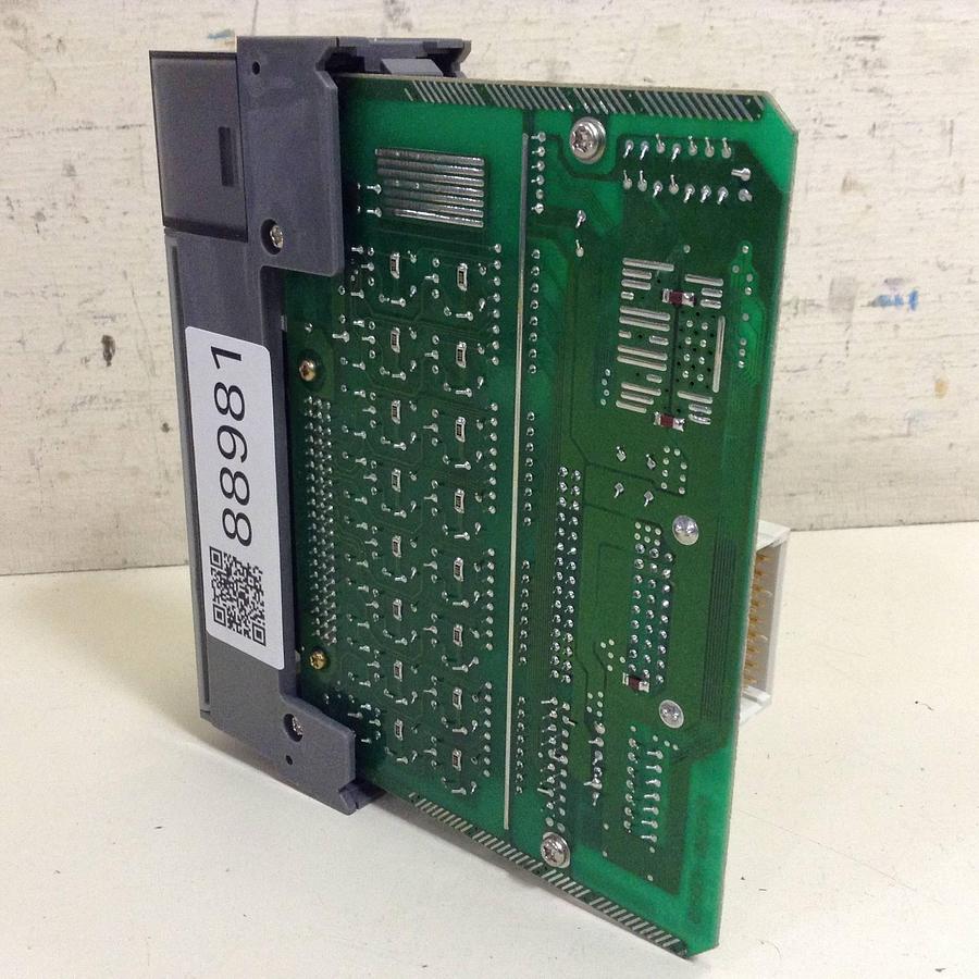 Used ALLEN BRADLEY Output Module 1746-OV32 SER C Used