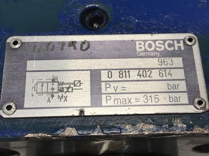 Used BOSCH Hydraulic Valve 0 811 402 614 Used