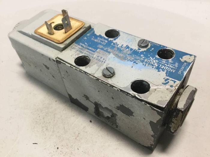 Used VICKERS Valves DG4V-3-2AL-M-U-HL7-60 #99632