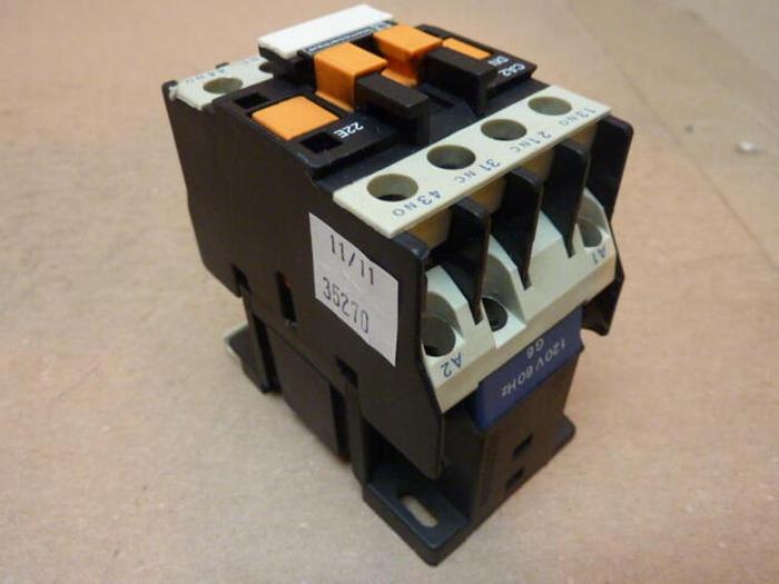Used TELEMECANIQUE Relay CA2DN22 #35270