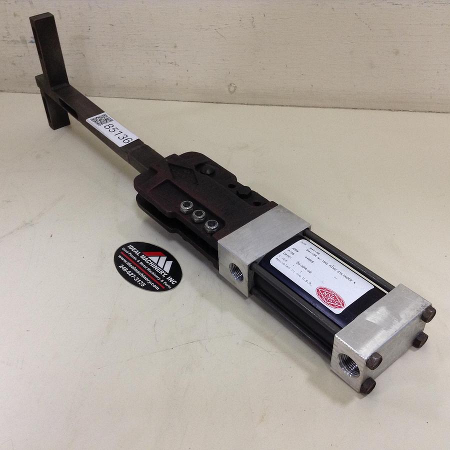 Used DESTACO Tongue Mount Clamp w/ Magnetic Ring 841-MR Used