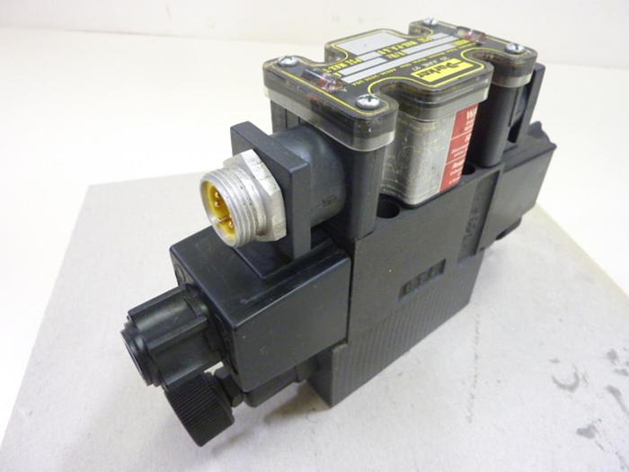 Used PARKER Valve D1VW1CNYCF56 #44589