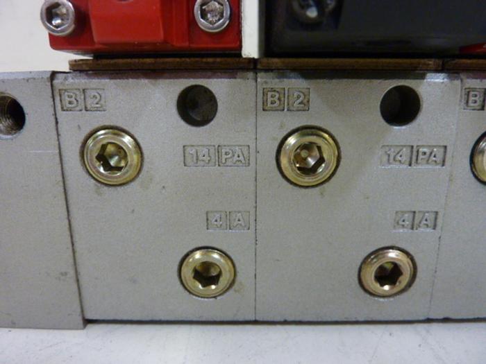 Used SMC Control Block w/ Valves VS7-6-FG-D-3Z #60103