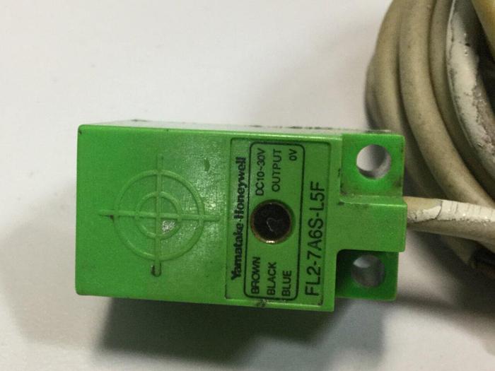 Used YAMATAKE / Honeywell Proximity Switch FL2-7A6S-L5F #103757