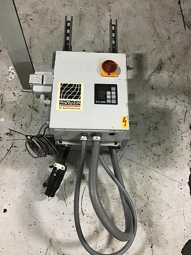 Used CINCINNATI MILACRON Dryer w/ 3 Hoppers & Loaders DD-1700 HOP USED