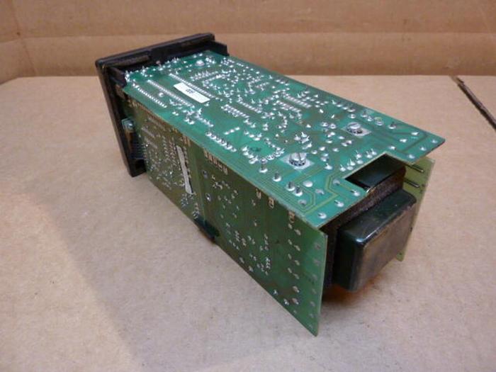Used BARBER COLMAN Temperature Controller 585C-00056-000-0-05 #33815