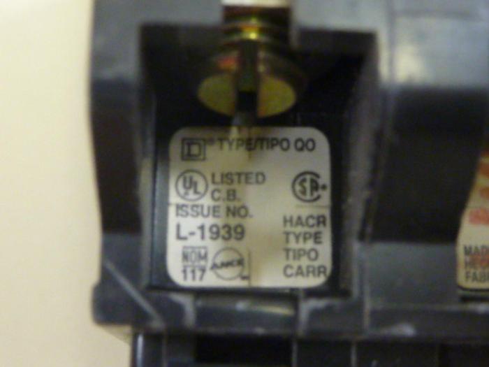 Used SQUARE D 40 Amp Circuit Breaker QO240 #64286