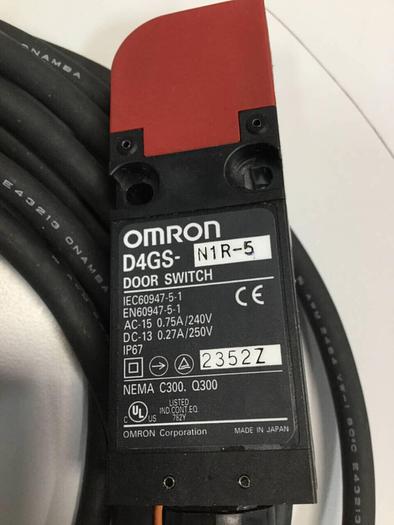 Used OMRON Door Switch D4GS-N1R-5 #99181