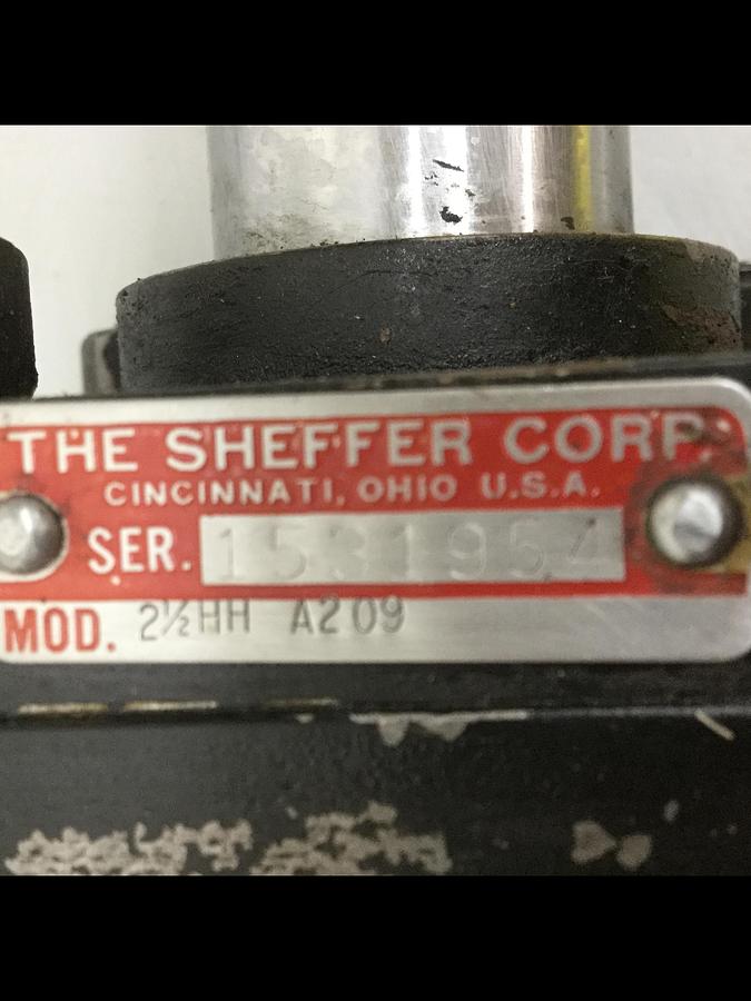 Used SHEFFER Traversing Cylinder 2 1/2HH A209 #108088