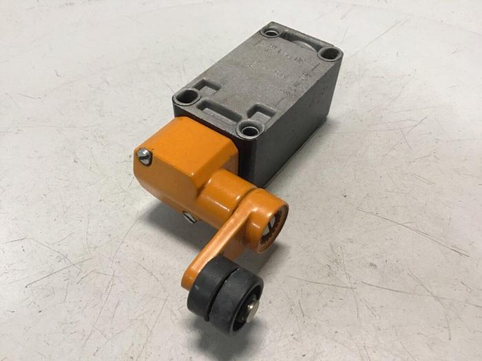 Used SIEMENS Limit Switch3 3SE3 120-1GW-Z #121156