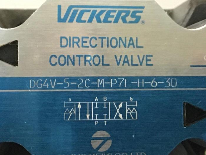 Used VICKERS Directional Control Valve DG4V-5-2C-M-P7L-H-6-30 #113014