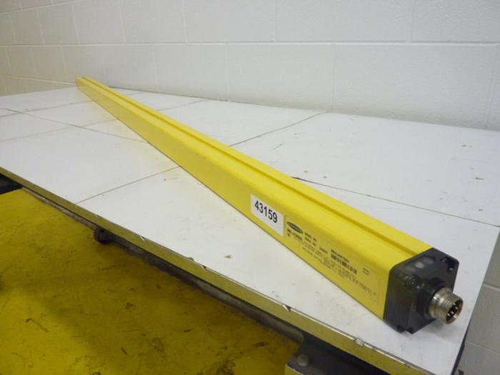 Used BANNER ENGINEERING Long Range Light Curtain MSXLHDE7212Y Used