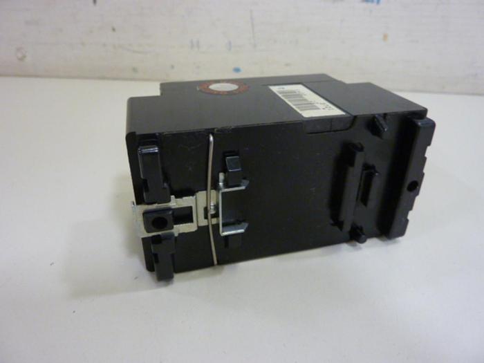 Used FUJI ELECTRIC 10 Amp Circuit Breaker EA32-10 #64354