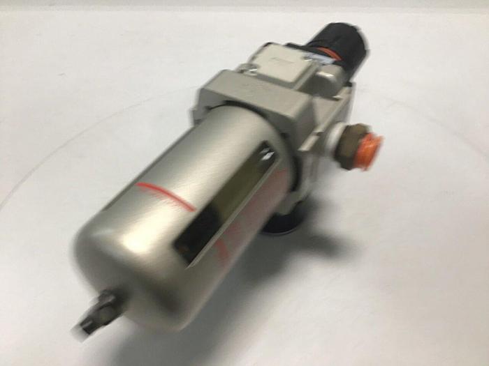 Used SMC Filter Regulator AW40-N04-Z #112930