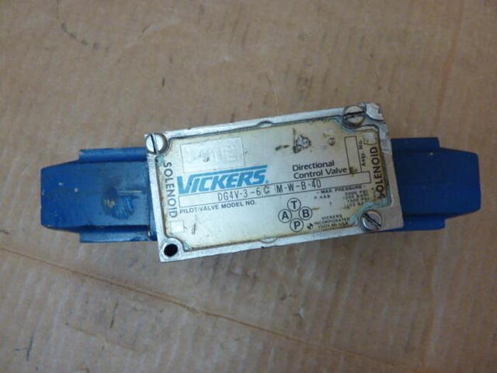 Used VICKERS Directional Control Valve DG4V-3-6C-M-W-B-40 #30319