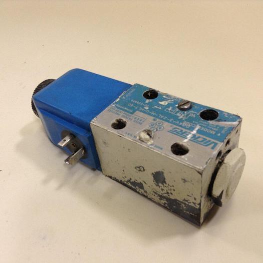 Used VICKERS Valves DG4V-3-2AL-M-U-HL7-60 #72555
