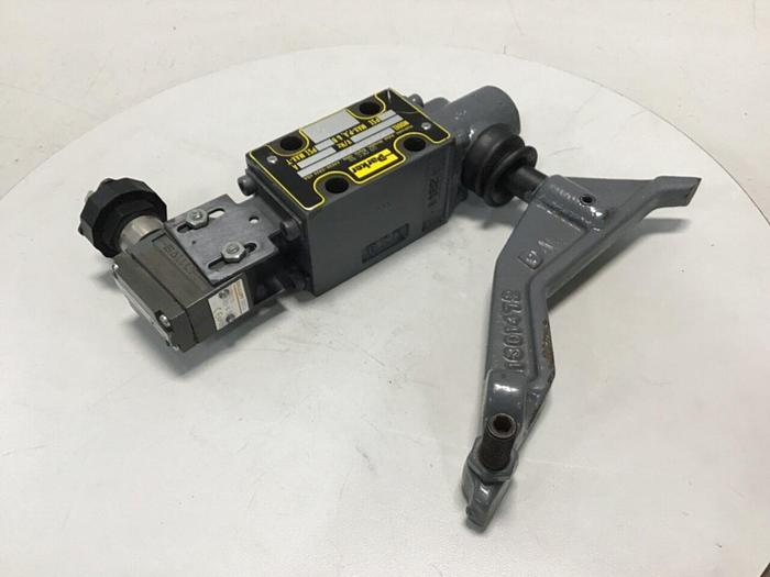 Used PARKER Directional Control Valve D1VMR4HN1075XB038 #145502