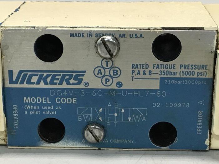 Used VICKERS Directional Valve DG4V-3-6C-M-U-HL7-60 Used