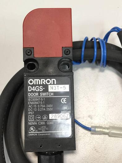 Used OMRON Door Switch D4GS-N3T-5 #103728