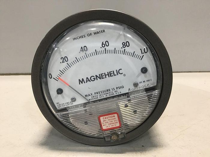 Used DWYER Pressure Gauge 2001 C #128994