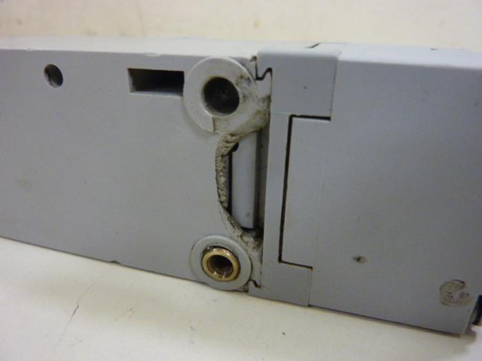 Used ALLEN BRADLEY Retroreflective Photoelectric Switch 880L-RA1 SER A #65239