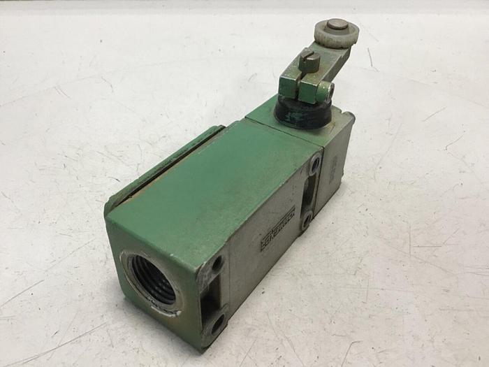 Used TELEMECANIQUE Lox-Switch C2JK05 #122125