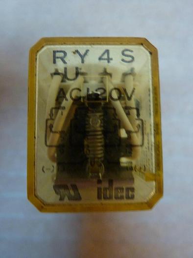 Used IDEC Relay RY4S-U #24565