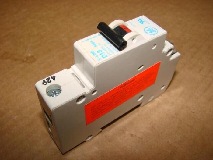 Used GENERAL ELECTRIC / GE 13 Amp Circuit Breaker V37113 #21279