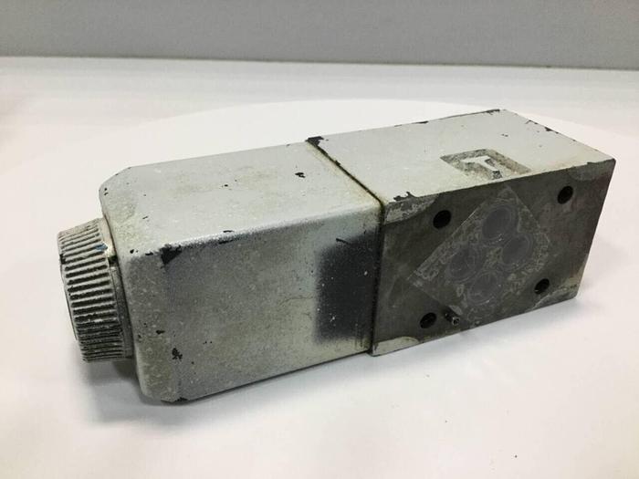 Used VICKERS Valves DG4V-3-2AL-M-U-HL7-60 #98836