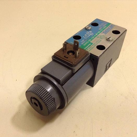 Used VICKERS Directional Valve DG4V-3S-2AL-M-U-HL7-60-EN490 #81245