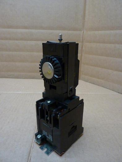 Used GENERAL ELECTRIC / GE Pneumatic Timer CR122B040 A #26812