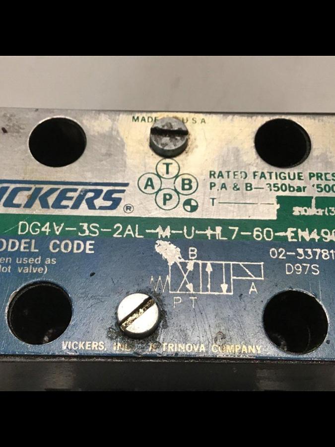 Used VICKERS Directional Valve DG4V-3S-2AL-M-U-HL7-60-EN490 Used