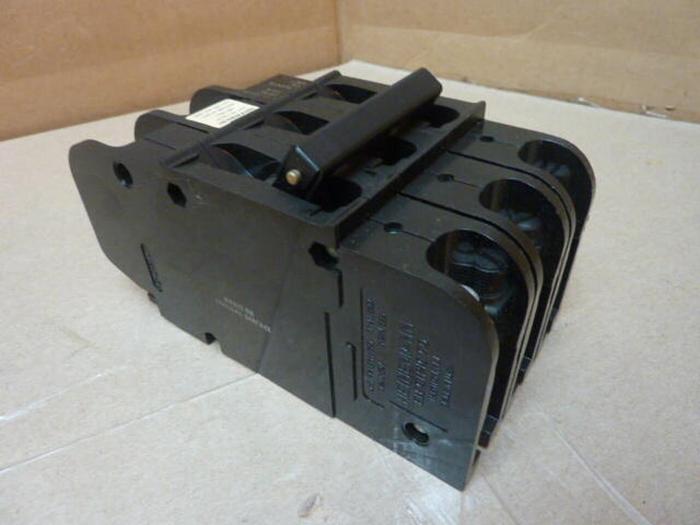 HEINEMANN 15 Amp Circuit Breaker CF3-G3-DU #31214