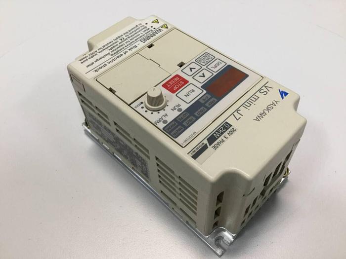 Used YASKAWA VS Mini J7 Drive CIMR-J7AA20P2 #98527