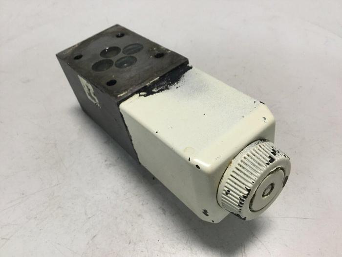 Used VICKERS Valves DG4V-3-2AL-M-U-HL7-60 #104539